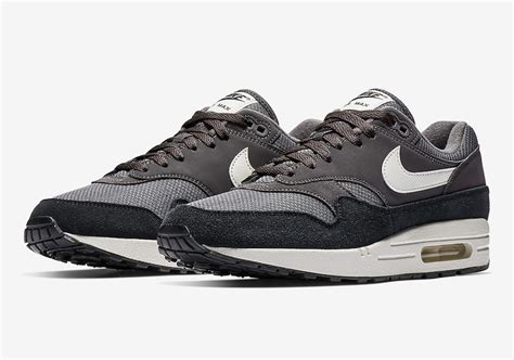 goat Air Max 1 thunder grey